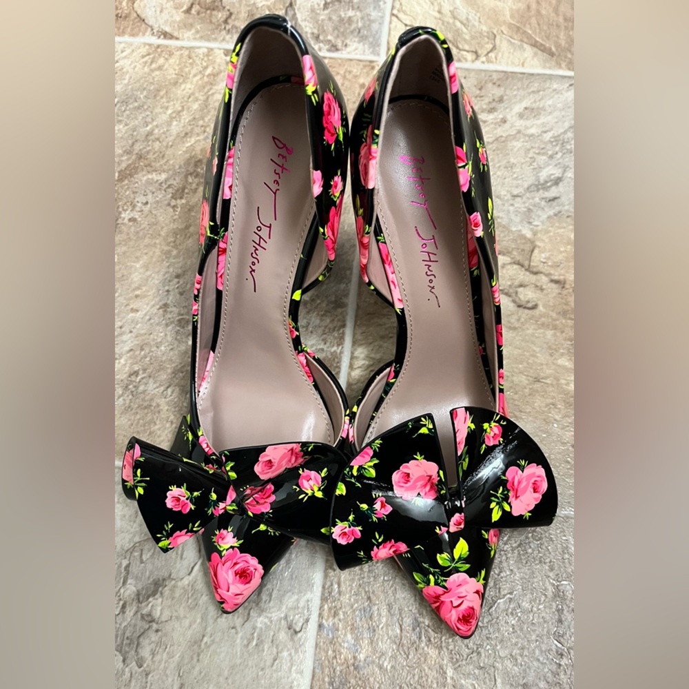 Betsey Johnson flower rose Stiletto Heels Elegant Shoes size 8 M